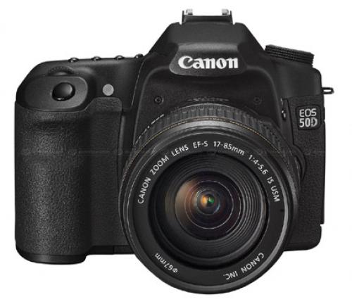 Canon EOS 50D + Lens 18-200 IS